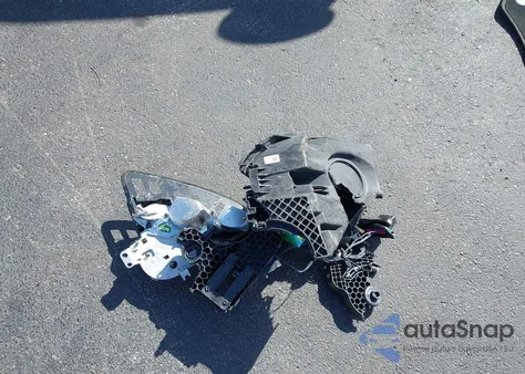 2020 Mercedes-Benz Glc 300 Coupe 4Matic z USA, uszkodzony, nr VIN W1N0J8EBXLF848645